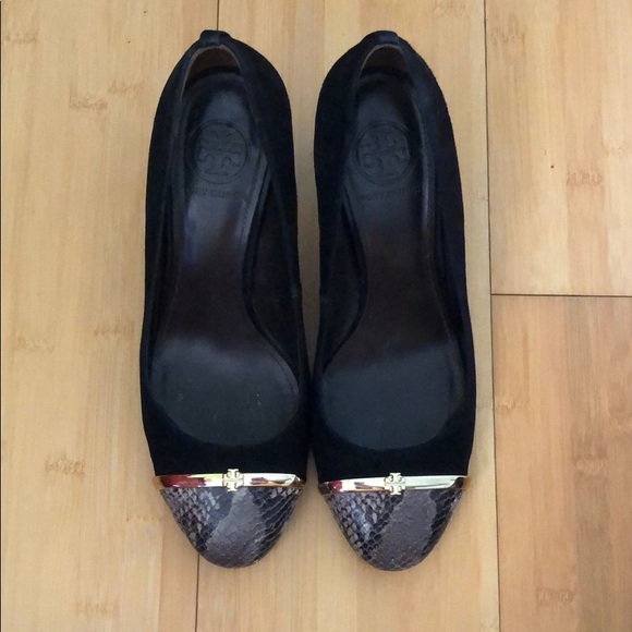 TORY BURCH - Black suede pumps - Picture 2 of 4